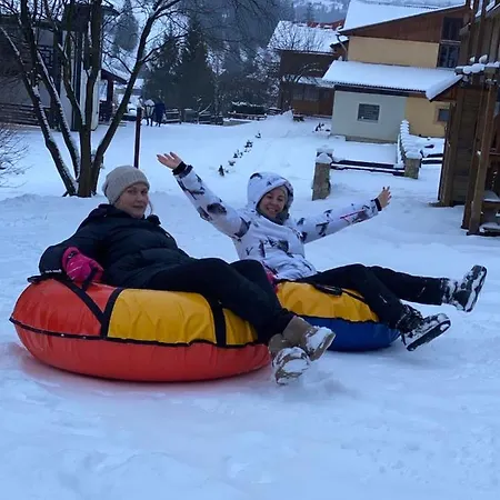 Chalet маєток смерековий Slavske