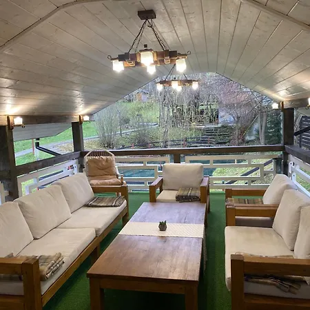 Chalet маєток смерековий Slavske