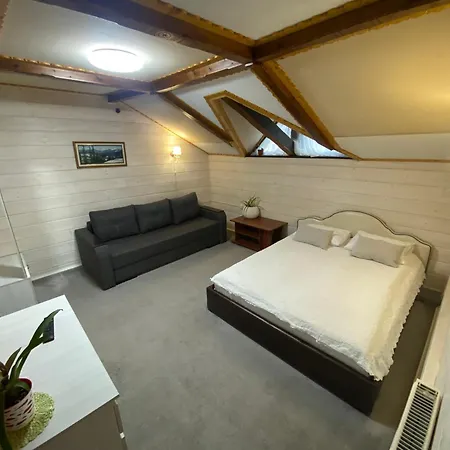 маєток смерековий *